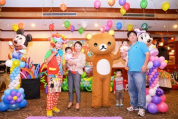 高雄生日抓週派對魔術氣球表演+可愛人偶拉拉熊+互動遊戲主持 (20)