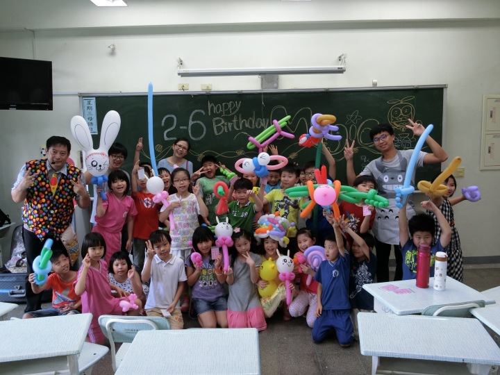 高雄龍華國小生日派對魔術氣球表演+棉花糖DIY+氣球DIY (11)